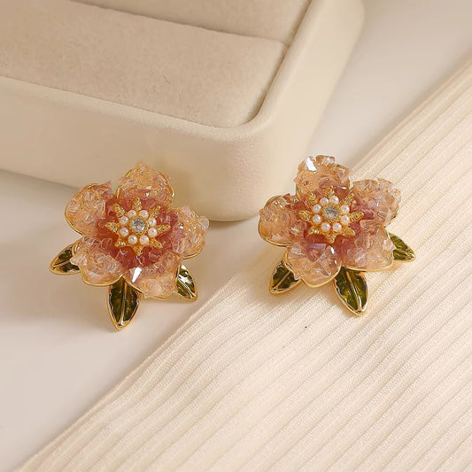 Unique earrings and earrings with niche design and light luxury